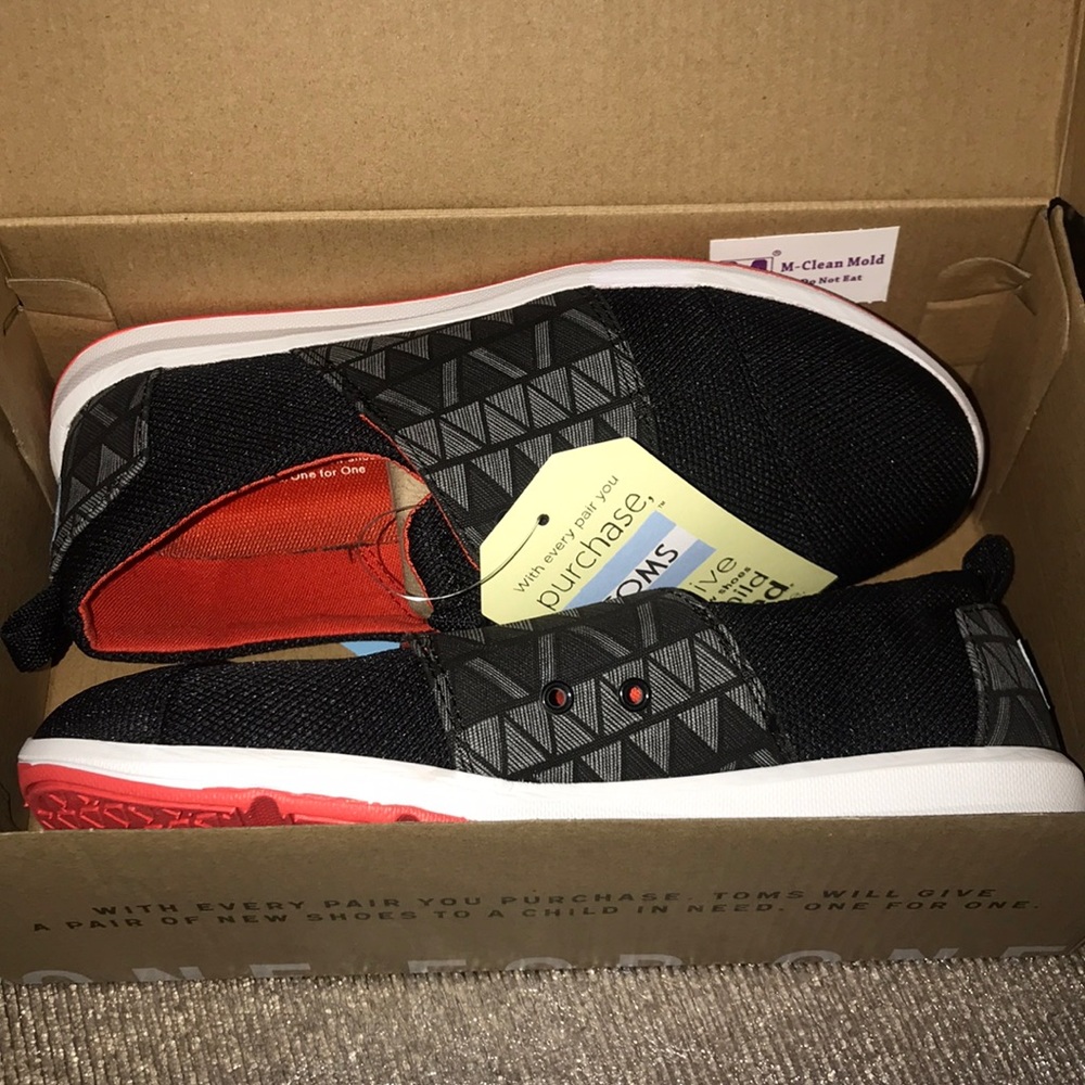 Toms
